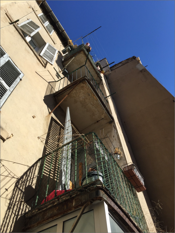 reparation balcons marseille immeuble en péril